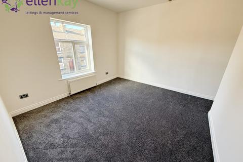 2 bedroom terraced house to rent, Rochdale Road, Milnrow OL16