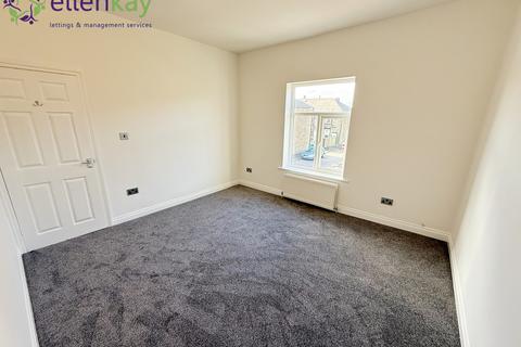 2 bedroom terraced house to rent, Rochdale Road, Milnrow OL16