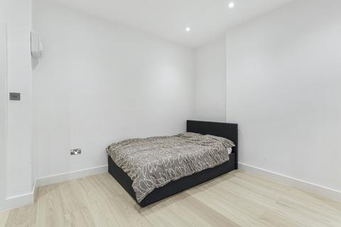 Studio to rent, Hamilton Gardens London NW8