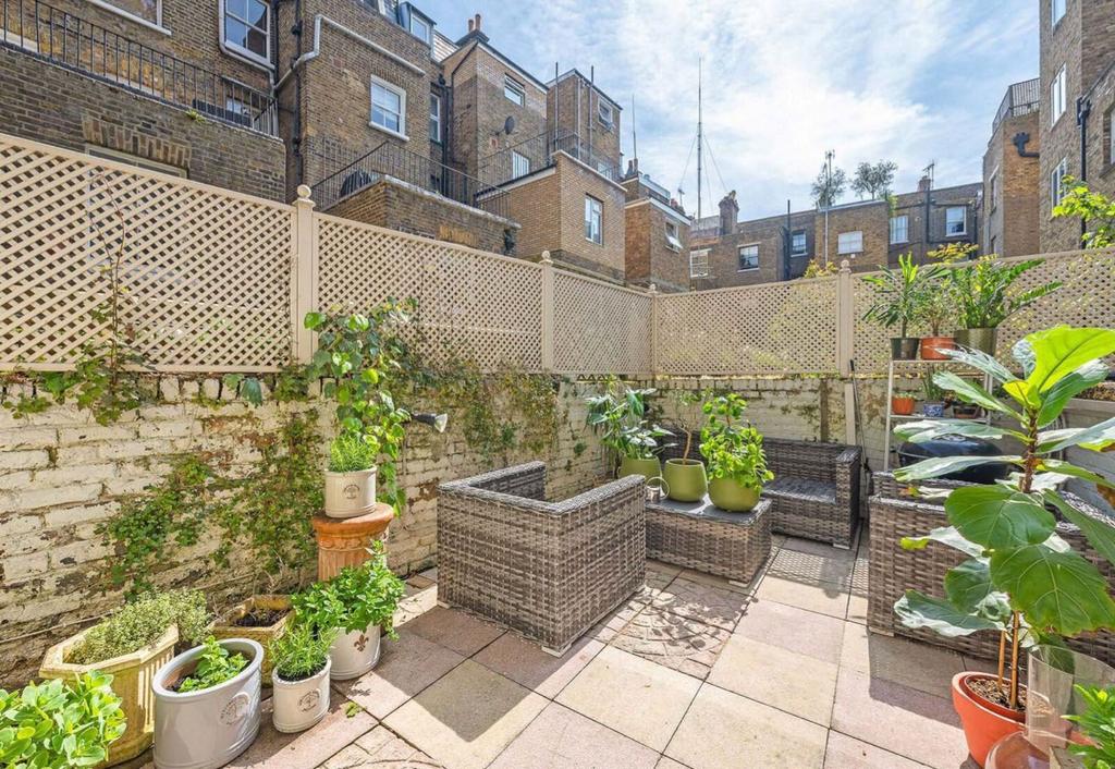 Courtyard, garden