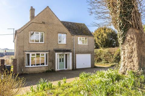 4 bedroom detached house for sale, Worcester Road, Chipping Norton