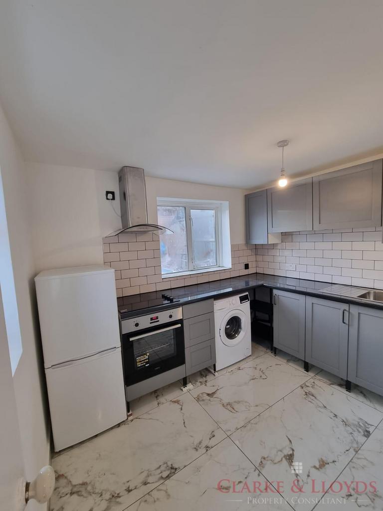 Amazing refurb three bed to let Buckhurst Hill