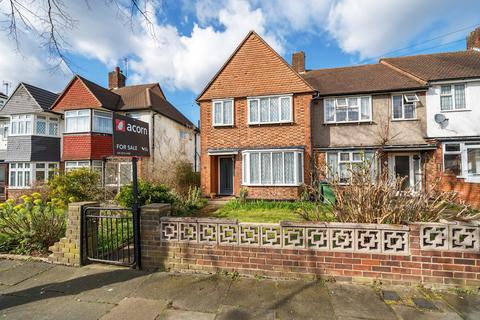 3 bedroom end of terrace house for sale, Carstairs Road, London