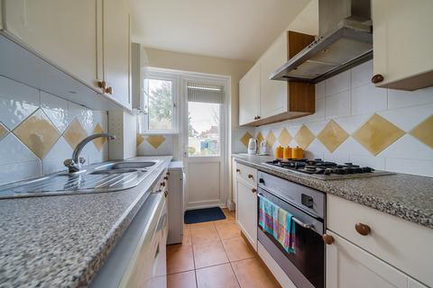 29 Carstairs Road, London, SE6 2SL