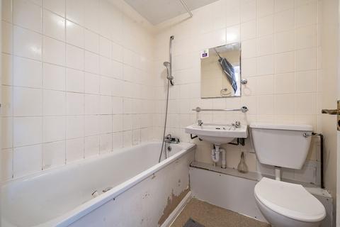 3 Fleet Terrace, London, SE6 2EB