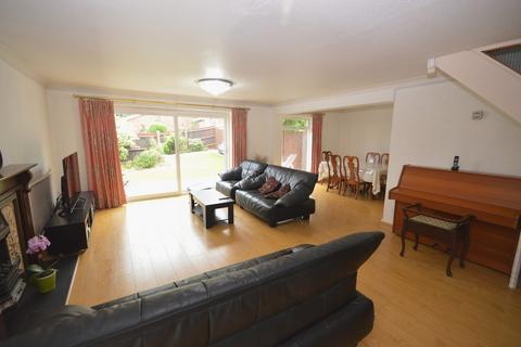 5 bedroom semi-detached house to rent, Hillcrest Close, Epsom, Surrey. KT18 5JY