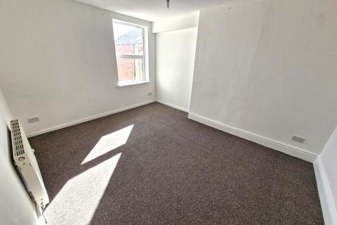 9 bedroom terraced house to rent, Clevedon Road, Blackpool, FY1