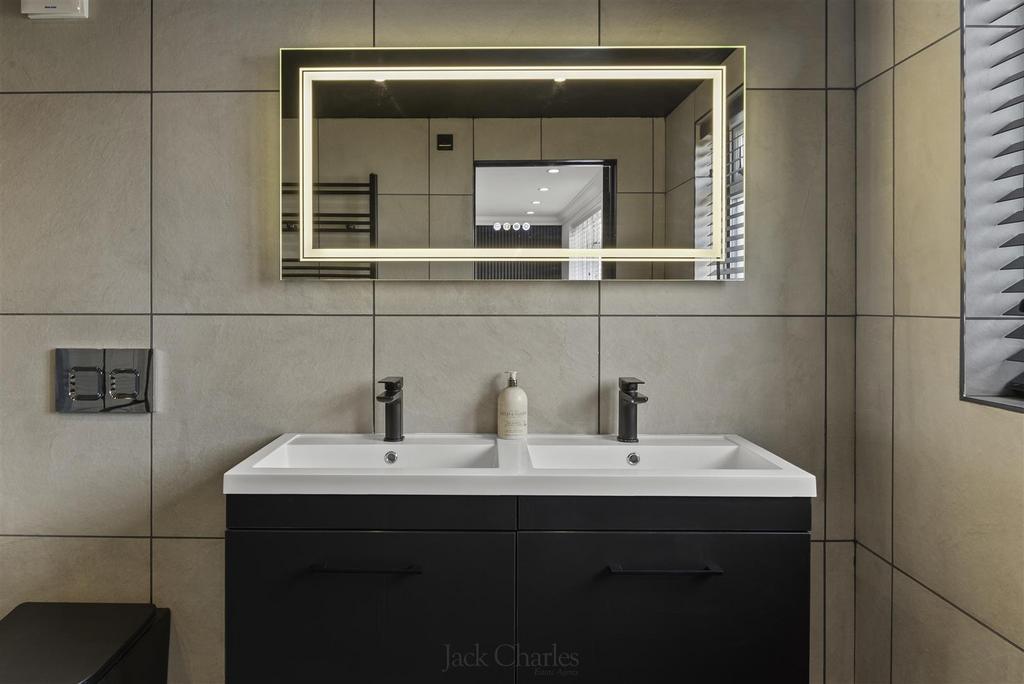 19 Kiln Way-9.JPG