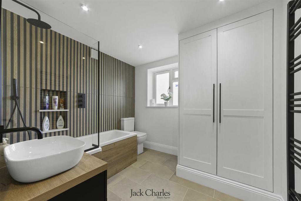 19 Kiln Way-18.JPG
