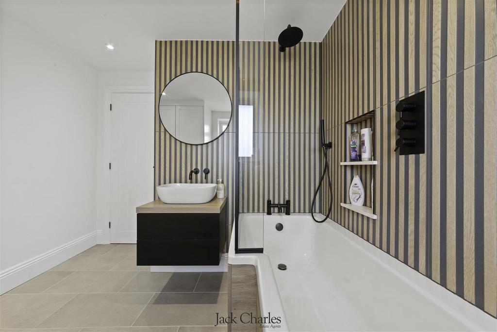 19 Kiln Way-21.JPG