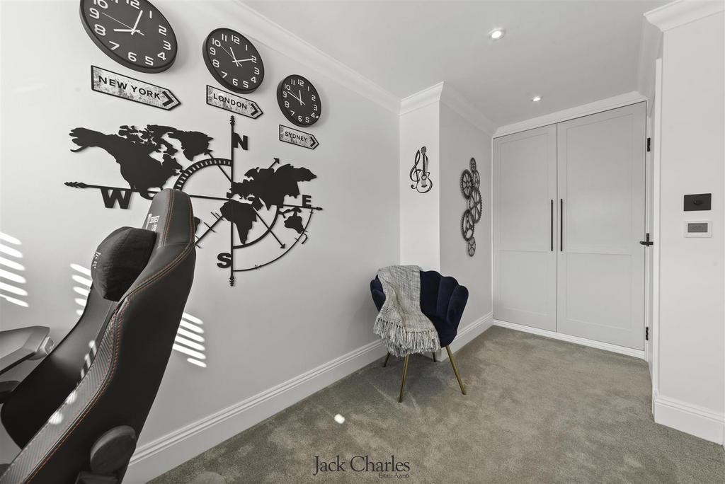 19 Kiln Way-24.JPG