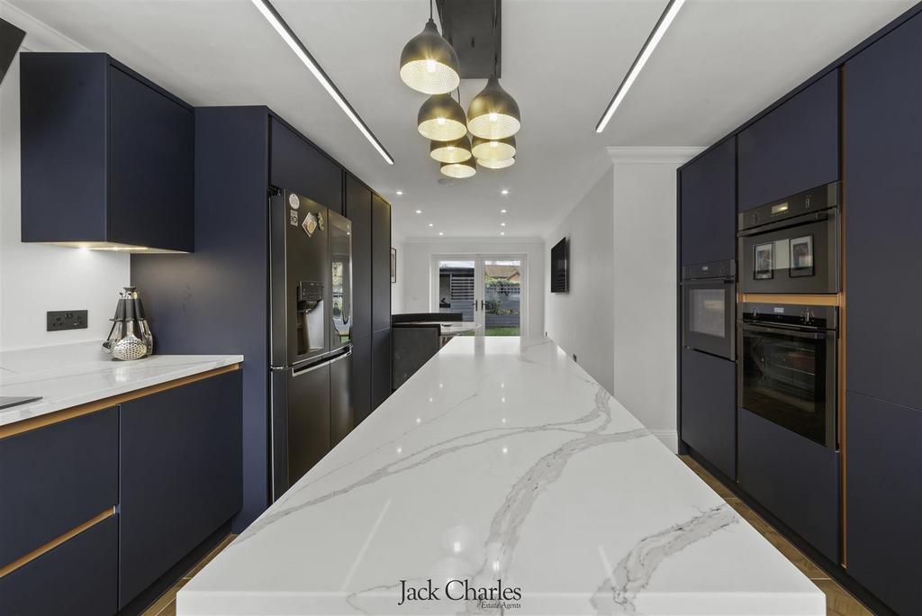19 Kiln Way-51.JPG