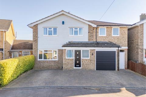 7 Winston Drive, Isham, Kettering, NN14 1HS
