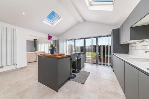 7 Winston Drive, Isham, Kettering, NN14 1HS