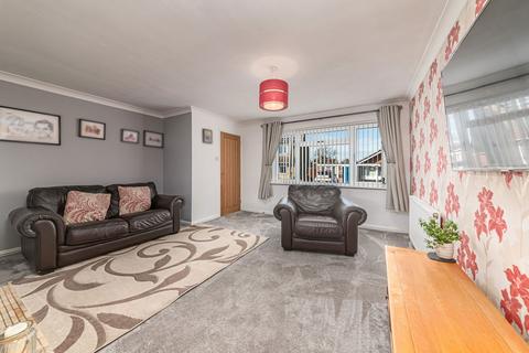 7 Winston Drive, Isham, Kettering, NN14 1HS