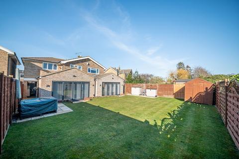 7 Winston Drive, Isham, Kettering, NN14 1HS