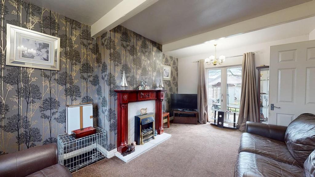 32-Newall-Avenue-Living-Room 1.jpg