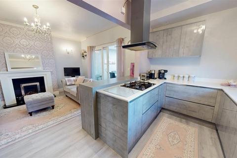 4 bedroom semi-detached house for sale, Aireville Grange, Shipley, Bradford