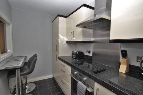 2 bedroom apartment to rent, Iona Crescent, widnes, Widnes, WA8