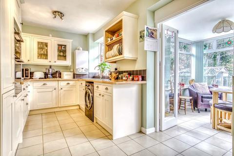 16 Constitution Hill Road, Poole, BH14 0QD