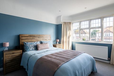 69 Overdale, Ashtead, KT21 1PU