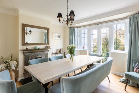 69 Overdale, Ashtead, KT21 1PU