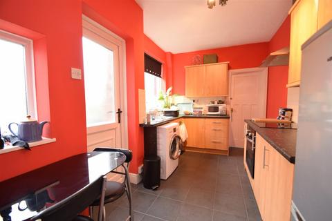 2 bedroom flat to rent, Benfield Road, Newcastle Upon Tyne, NE6