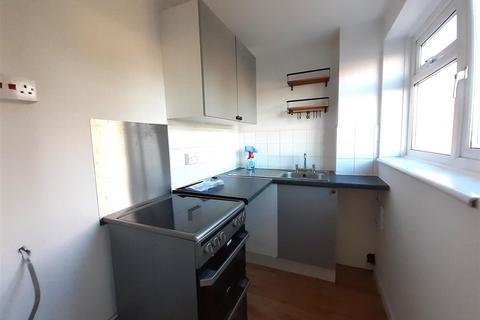 1 bedroom flat to rent, Deane Drive