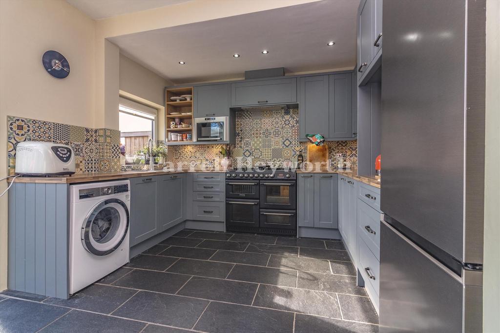Kitchen b