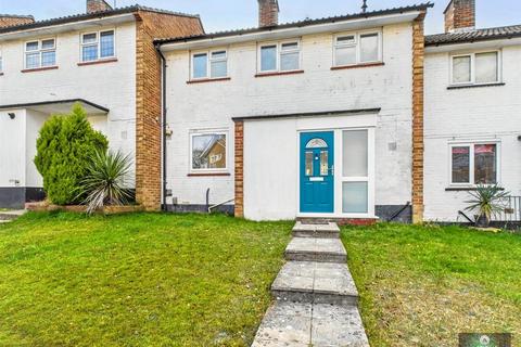 82 Worth Road, Crawley, RH10 7DT