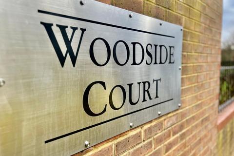2 bedroom flat to rent, Broadgate Lane, Horsforth, Leeds, West Yorkshire, LS18