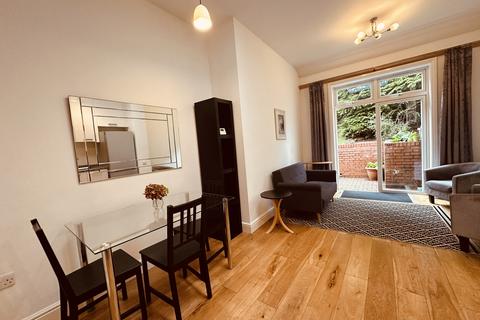 3 bedroom flat to rent, Whitehall Park, London N19