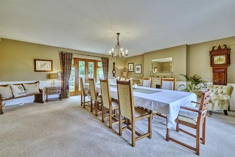 5 bedroom house for sale, Winwick Road, Thurning