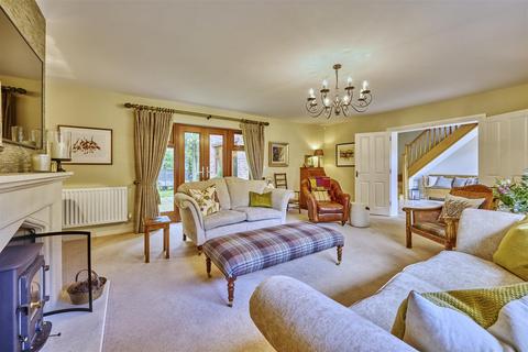 5 bedroom house for sale, Winwick Road, Thurning