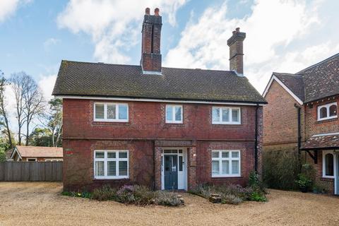 4 bedroom detached house for sale, Bassett Wood Drive, Southampton SO16