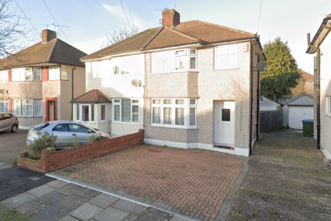 3 bedroom semi-detached house to rent, Sheridan Road, Bexleyheath DA7