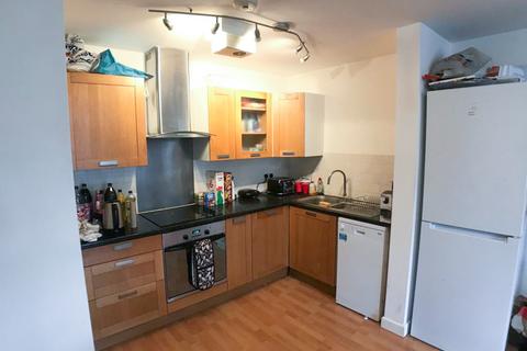 3 bedroom flat to rent, Alan Road, Manchester M20