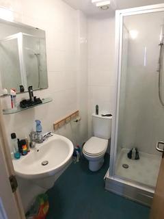 3 bedroom flat to rent, Alan Road, Manchester M20