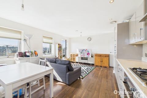 2 bedroom flat for sale, Telford Road, London, N11