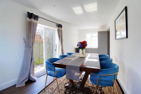 79 Dellsome Lane, Welham Green, Hatfield, AL9 7NE