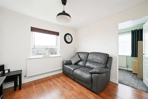 2 bedroom flat for sale, Pembroke Road, Dronfield