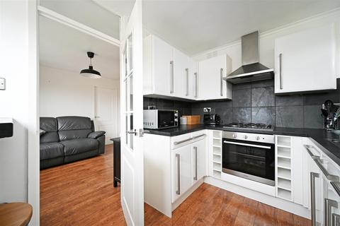 2 bedroom flat for sale, Pembroke Road, Dronfield