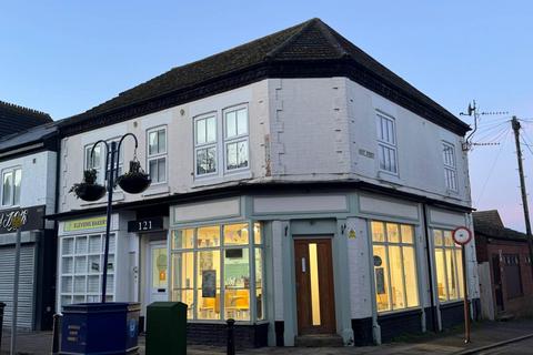 Mixed use for sale, High Street, Rushden NN10