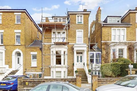 2 bedroom apartment for sale, Montague Road, TW10