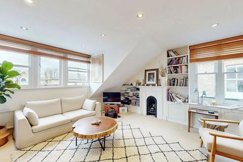Montague Road, TW10
