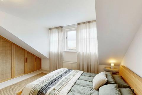 2 bedroom apartment for sale, Montague Road, TW10