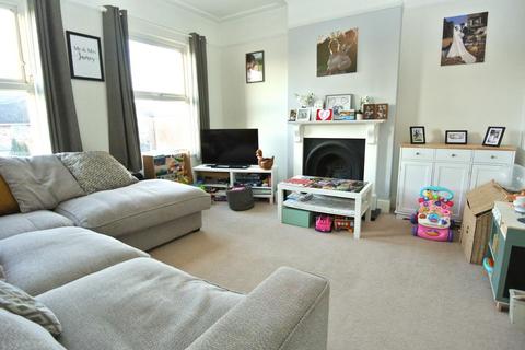 2 bedroom maisonette for sale, Woodthorpe Road, Ashford TW15