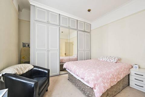 2 bedroom flat to rent, Redcliffe Gardens, Chelsea, London, SW10