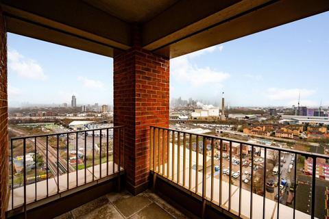 1 bedroom flat for sale, Bermondsey Heights, South Bermondsey SE15