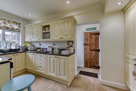 3 bedroom semi-detached house for sale, 3 Linden Lea, Finchfield, Wolverhampton, WV3 8BH